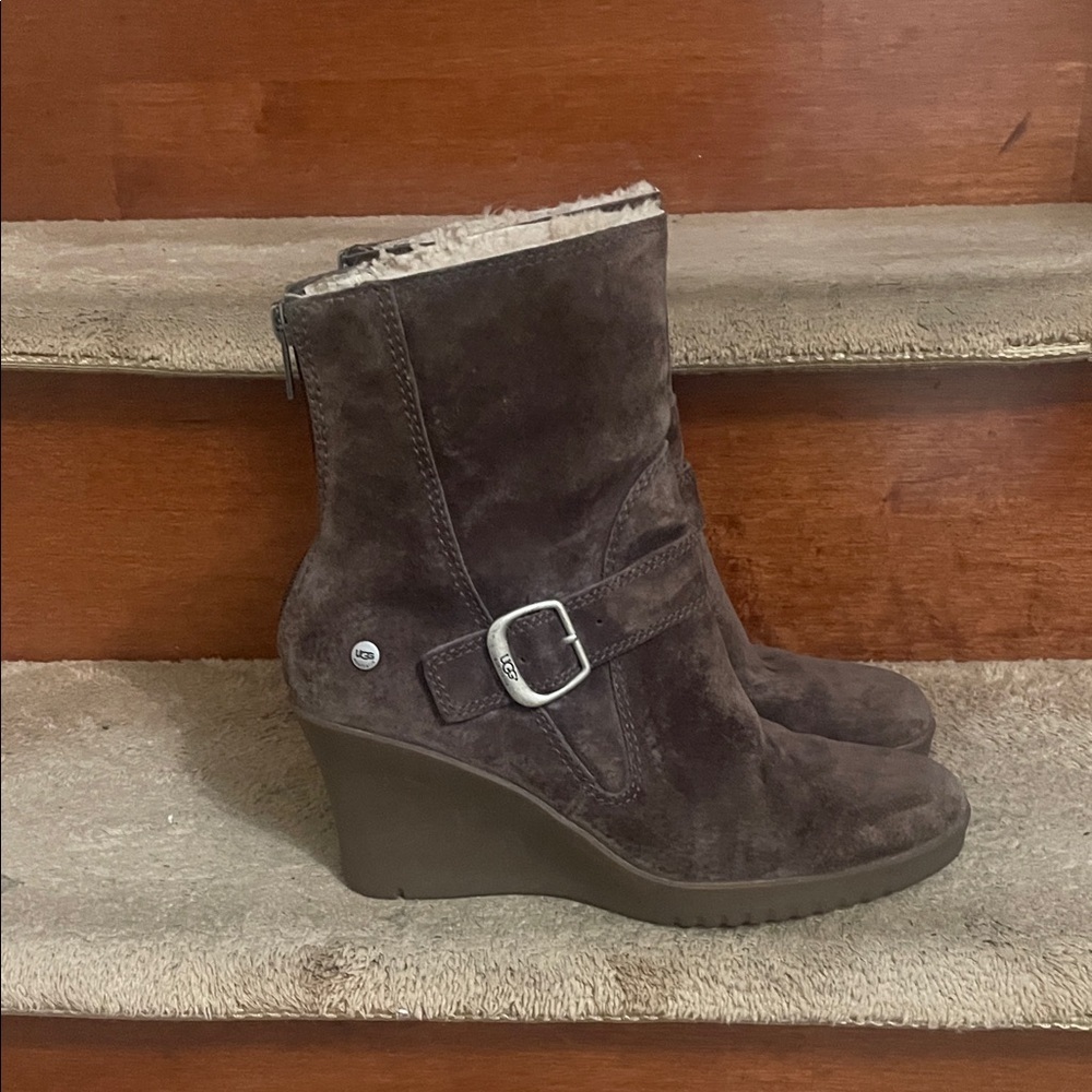 NWOT Authentic UGG Australia Suede Leather Sheepskin Chocolate Wedge Boots SZ 8